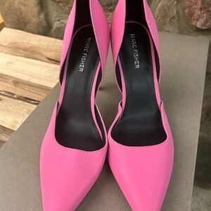 Heels Marc Fisher Hot Pink Heels 11 M
Great shape!!!